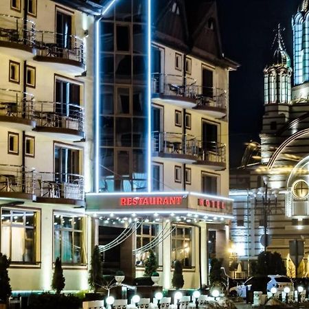 Hotel Bulevard Făgăraş Exterior foto